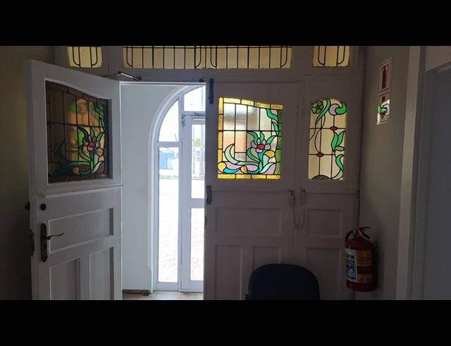 BUSINESS PROPERTY TO RENT IN MILL PARK